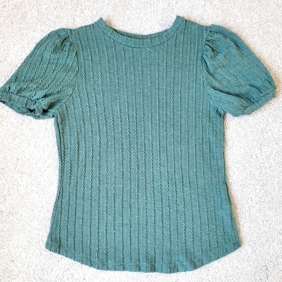 ✨EMERY ROSE Solid Puff Sleeve Tee✨ - Picture 1 of 4